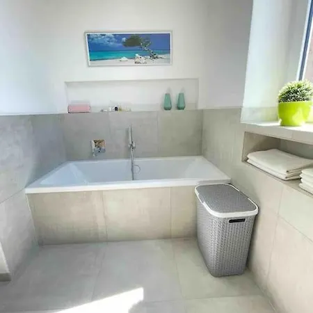 Siegburg- Helles Mit Charme Ice Bhf شقة