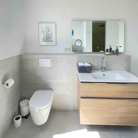 Siegburg- Helles Mit Charme Ice Bhf شقة سيغبورغ