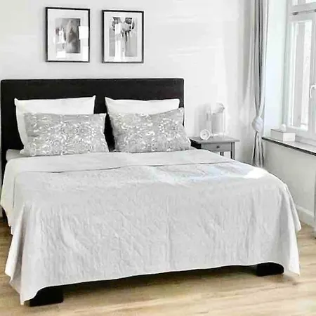 Siegburg- Helles Mit Charme Ice Bhf * سيغبورغ