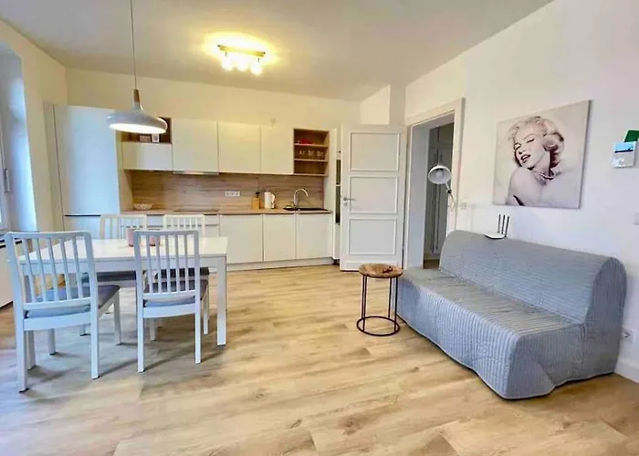 Siegburg- Helles Mit Charme Ice Bhf