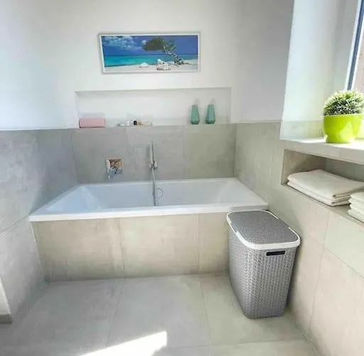 Siegburg- Helles Mit Charme Ice Bhf Appartamento